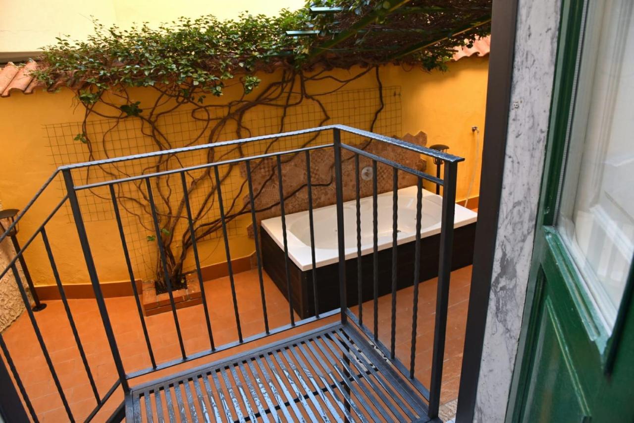 Ripa Garden Room And Suite Σαλέρνο Εξωτερικό φωτογραφία