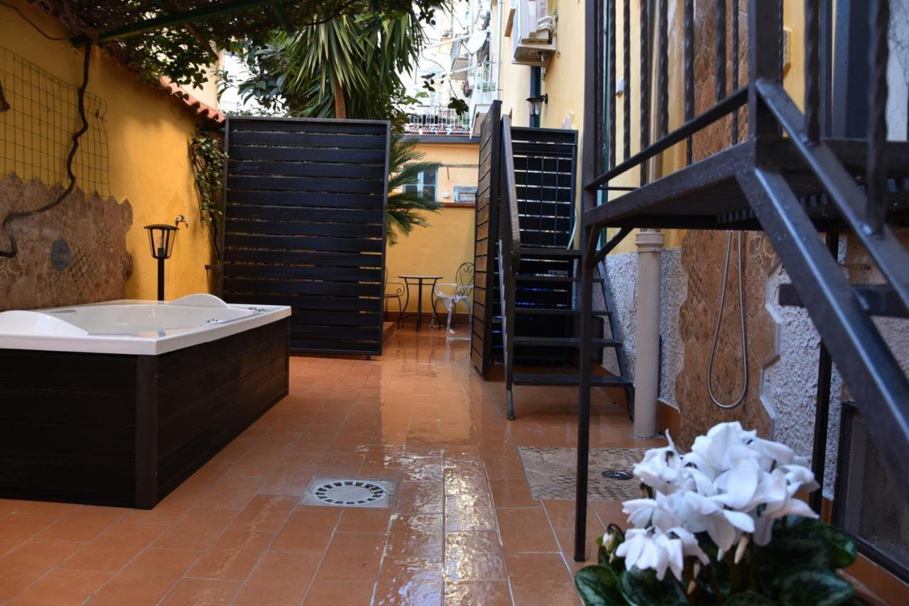 Ripa Garden Room And Suite Σαλέρνο Εξωτερικό φωτογραφία